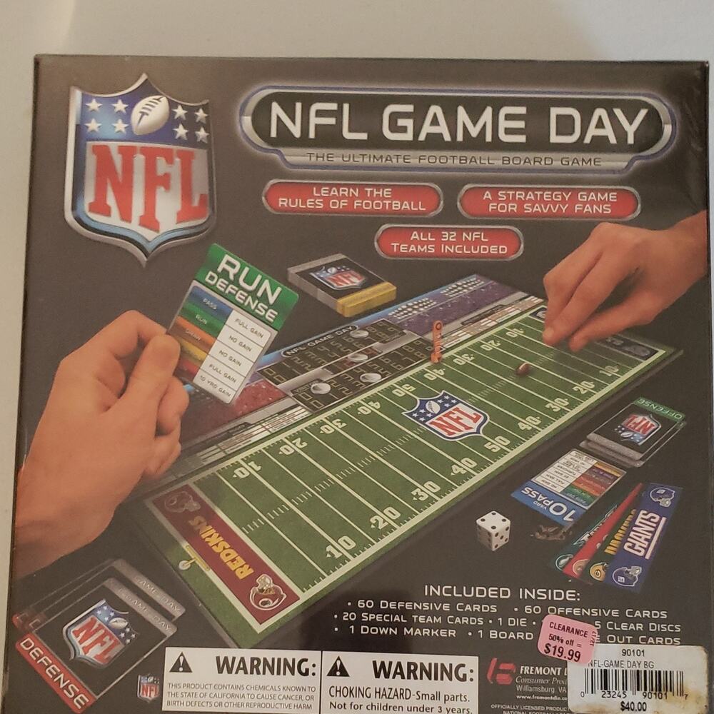 Fremont Die NFL Game Day Board Game All 32 NFL Teams Included
